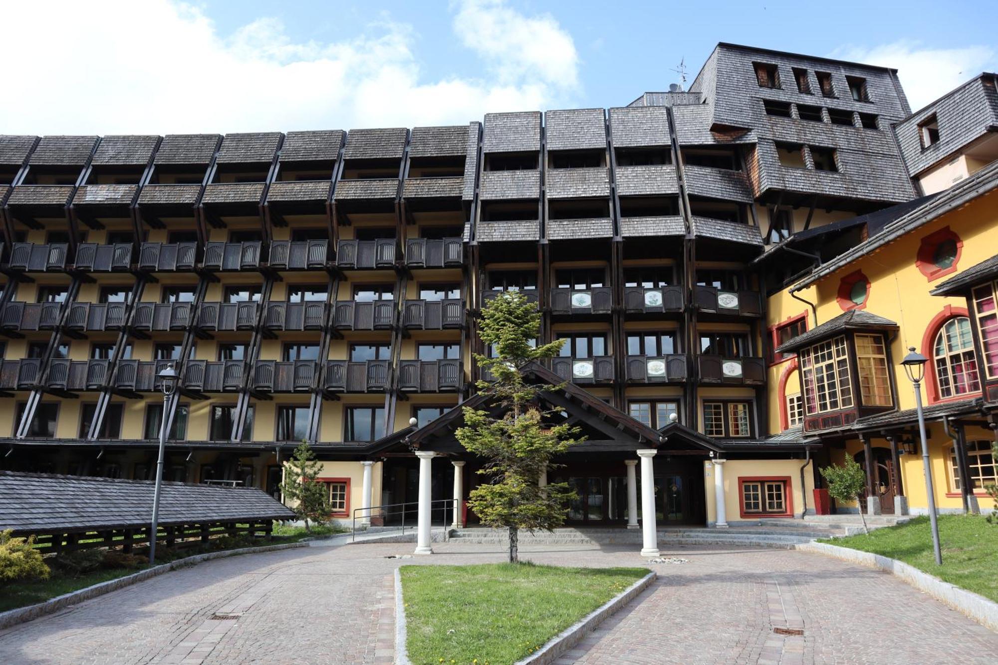 Hotel Club Relais Des Alpes Madonna di Campiglio Exterior photo