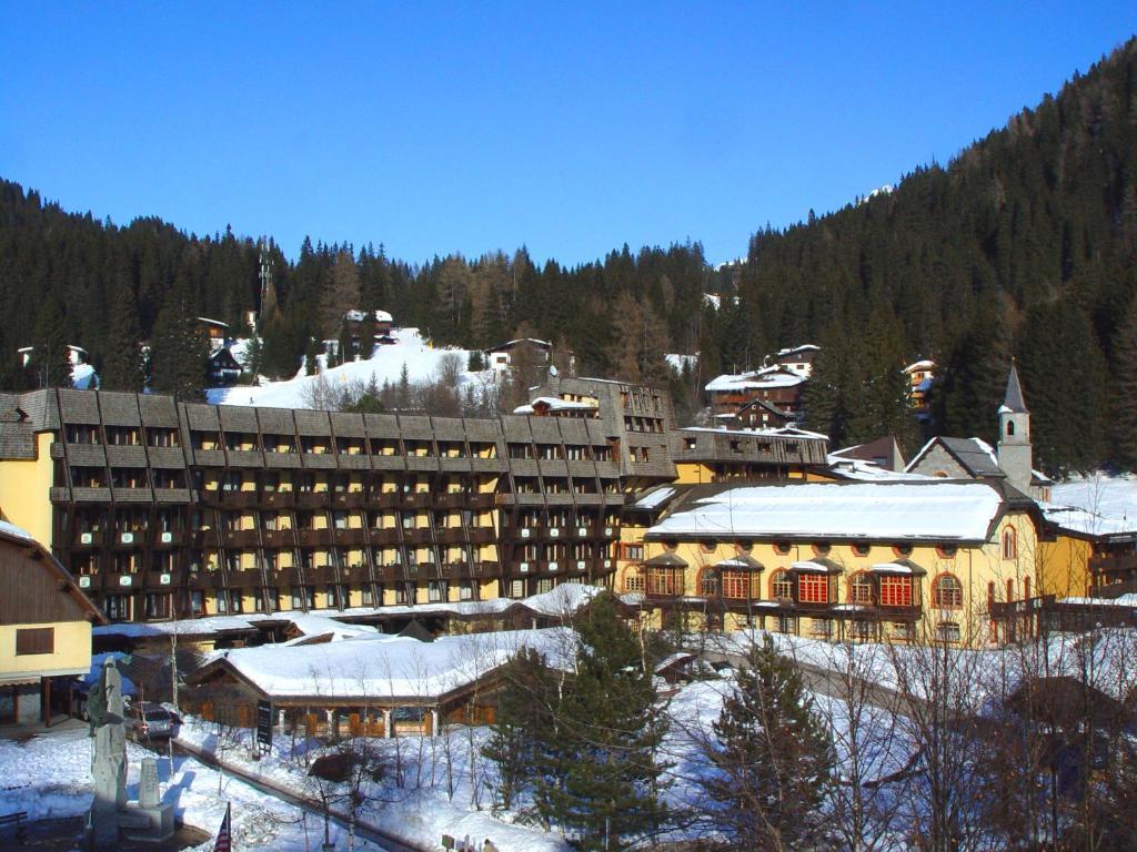 Hotel Club Relais Des Alpes Madonna di Campiglio Exterior photo